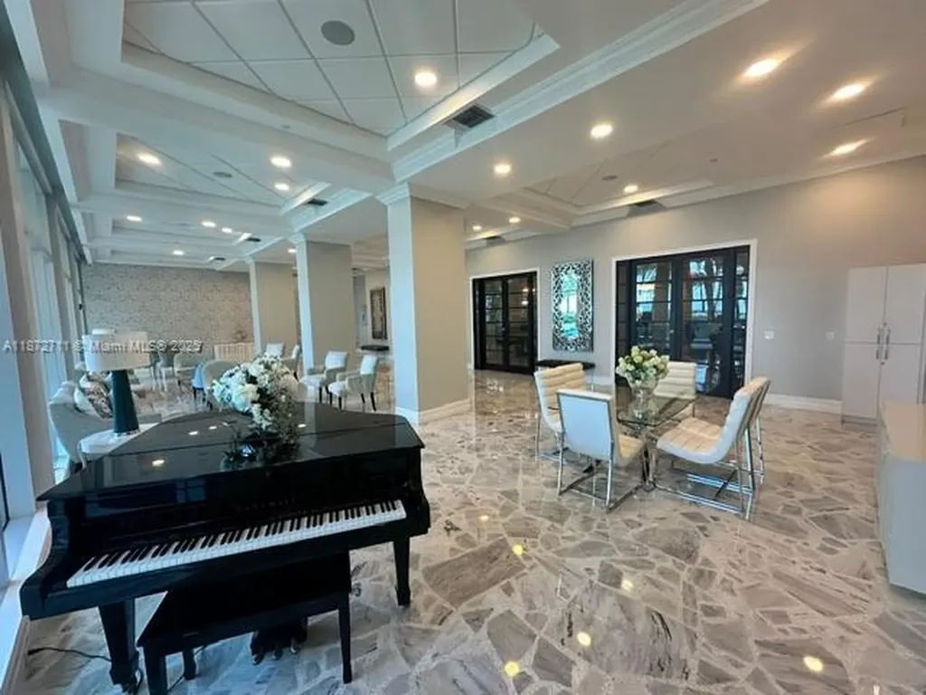 2501 S Ocean Drive Hollywood FL 33019