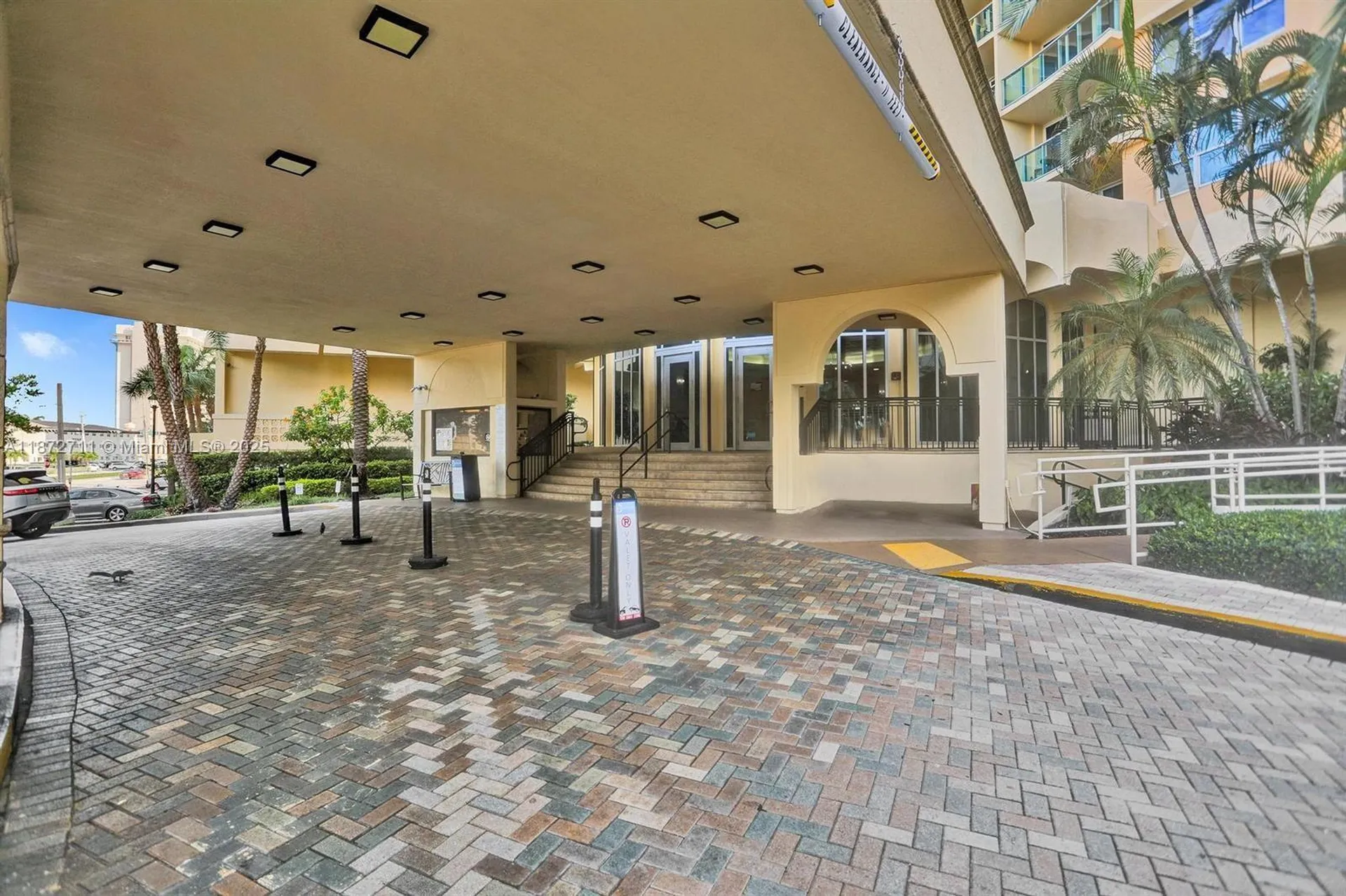 2501 S Ocean Drive Hollywood FL 33019