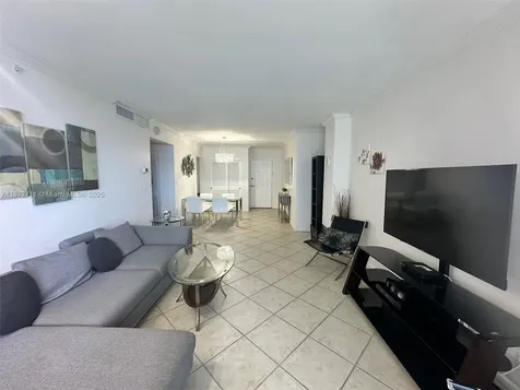 2501 S Ocean Drive Hollywood FL 33019
