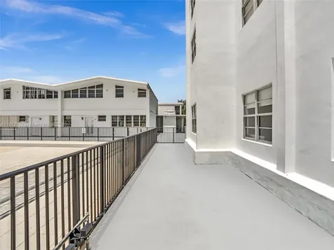 2780 NE 183rd Street Aventura FL 33160