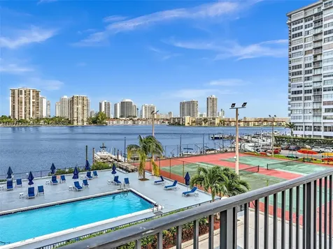 2780 NE 183rd Street Aventura FL 33160