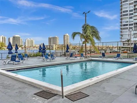 2780 NE 183rd Street Aventura FL 33160