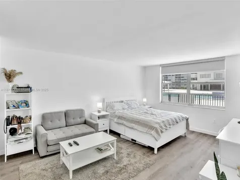 2780 NE 183rd Street Aventura FL 33160