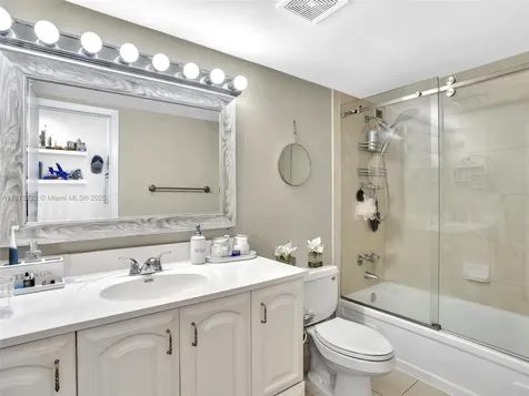 2780 NE 183rd Street Aventura FL 33160