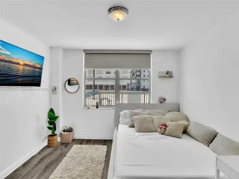 2780 NE 183rd Street Aventura FL 33160