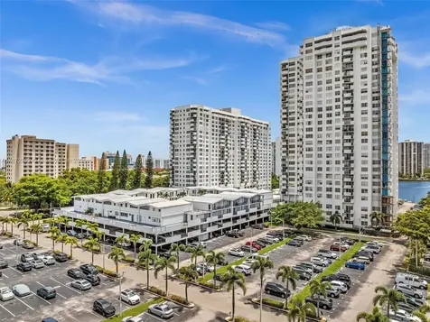 2780 NE 183rd Street Aventura FL 33160