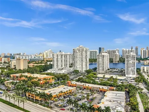 2780 NE 183rd Street Aventura FL 33160