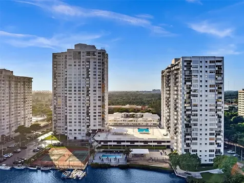 2780 NE 183rd Street Aventura FL 33160
