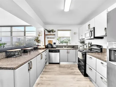2780 NE 183rd Street Aventura FL 33160