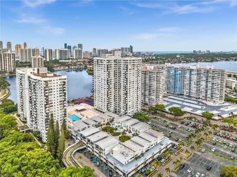 2780 NE 183rd Street Aventura FL 33160