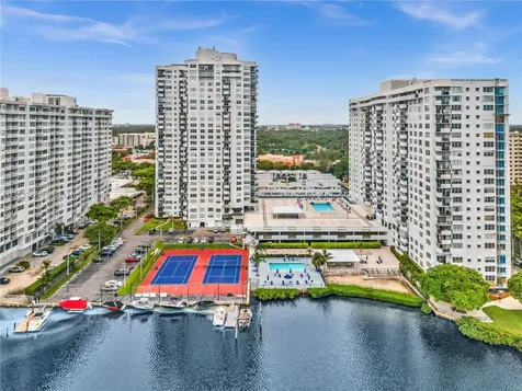 2780 NE 183rd Street Aventura FL 33160