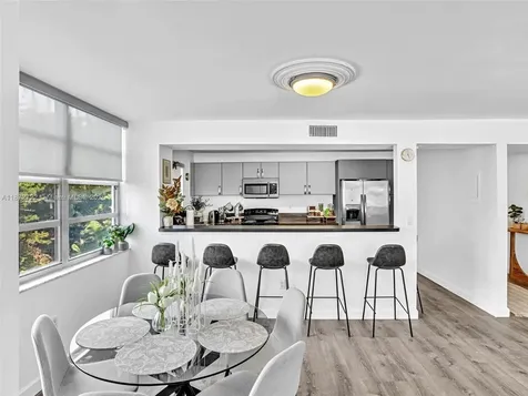 2780 NE 183rd Street Aventura FL 33160