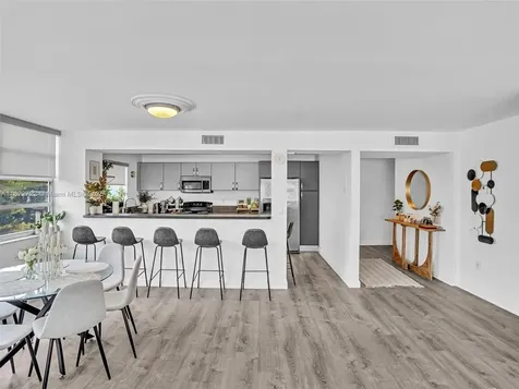 2780 NE 183rd Street Aventura FL 33160