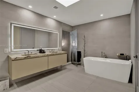 1100 Biscayne Boulevard Miami FL 33132