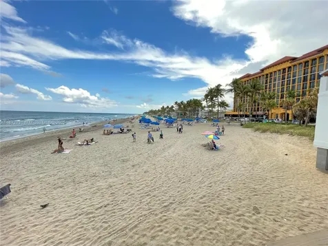 3033 Berkshire B Deerfield Beach FL 33442