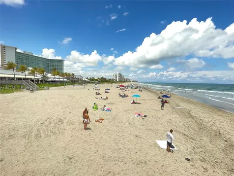 3033 Berkshire B Deerfield Beach FL 33442