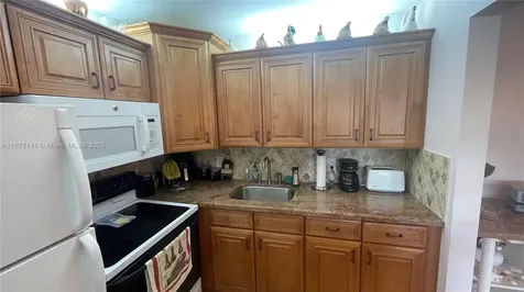 3033 Berkshire B Deerfield Beach FL 33442