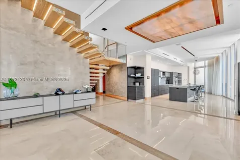 200 Biscayne Boulevard Way Miami FL 33131