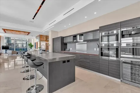 200 Biscayne Boulevard Way Miami FL 33131