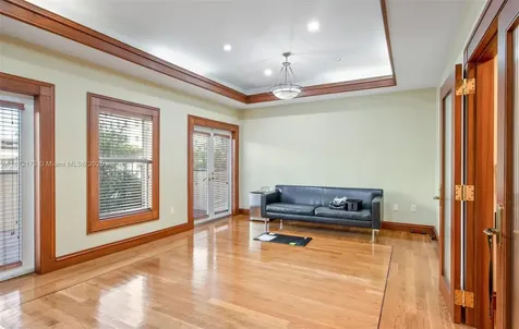 4551 Ponce De Leon Boulevard Coral Gables FL 33146