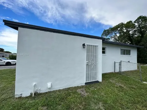 1344 9th Street West Palm Beach FL 33401