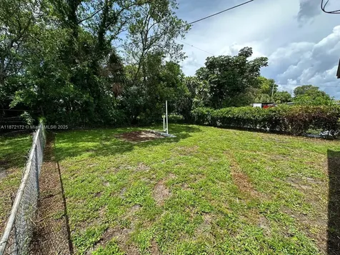 1344 9th Street West Palm Beach FL 33401