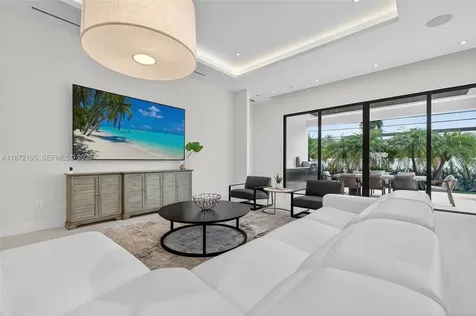 2757 NE 34th Street Fort Lauderdale FL 33306