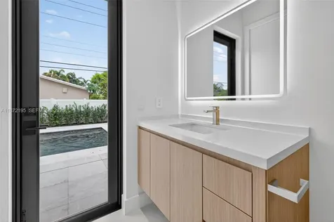 2757 NE 34th Street Fort Lauderdale FL 33306