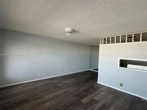 815 SW 10th Terrace Hallandale Beach FL 33009