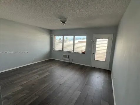 815 SW 10th Terrace Hallandale Beach FL 33009