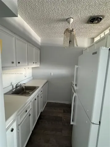 815 SW 10th Terrace Hallandale Beach FL 33009
