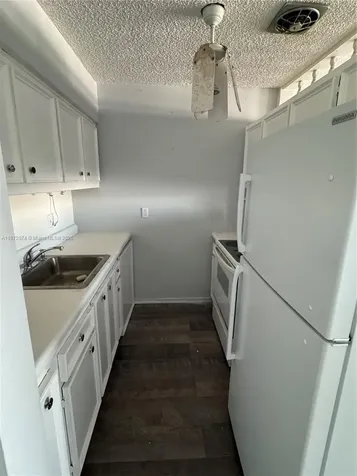 815 SW 10th Terrace Hallandale Beach FL 33009