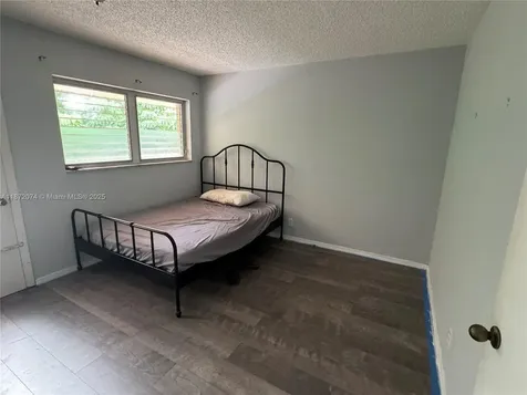 815 SW 10th Terrace Hallandale Beach FL 33009