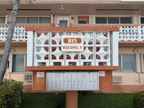 815 SW 10th Terrace Hallandale Beach FL 33009