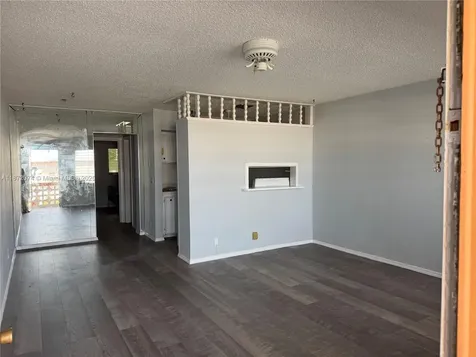 815 SW 10th Terrace Hallandale Beach FL 33009