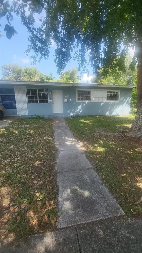 4641 SW 35th Street West Park FL 33023