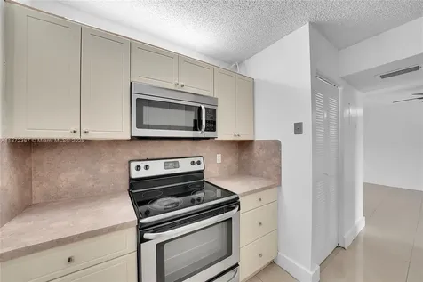 8260 SW 210th Street Cutler Bay FL 33189