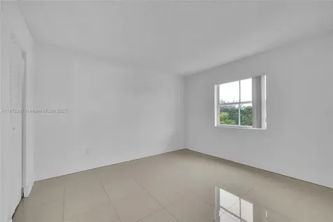 8260 SW 210th Street Cutler Bay FL 33189