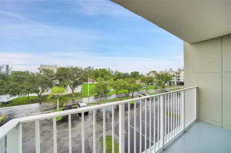 8260 SW 210th Street Cutler Bay FL 33189