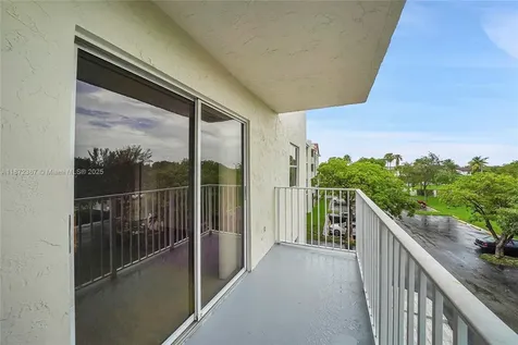 8260 SW 210th Street Cutler Bay FL 33189