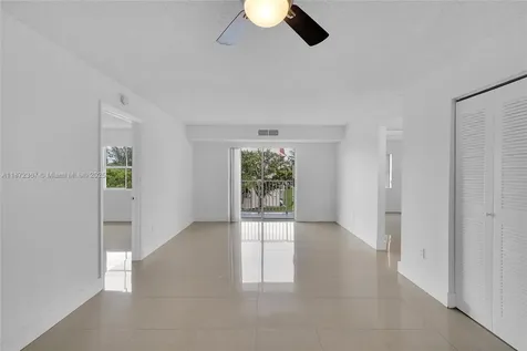 8260 SW 210th Street Cutler Bay FL 33189