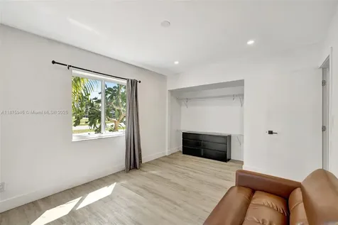 843 SW 20th Street Fort Lauderdale FL 33315