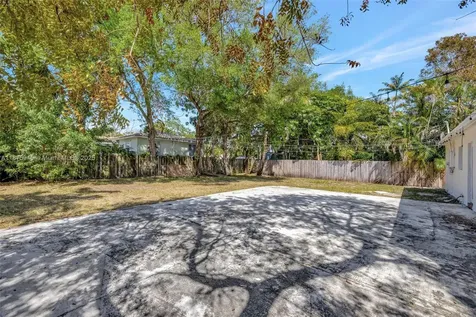 843 SW 20th Street Fort Lauderdale FL 33315