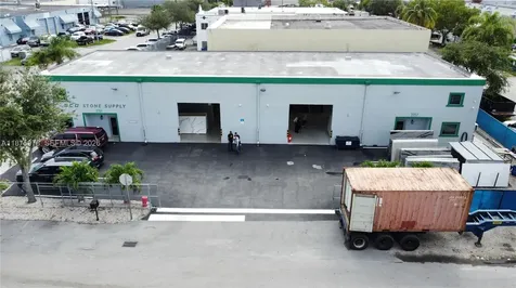 2757 W 77th Place Hialeah FL 33016