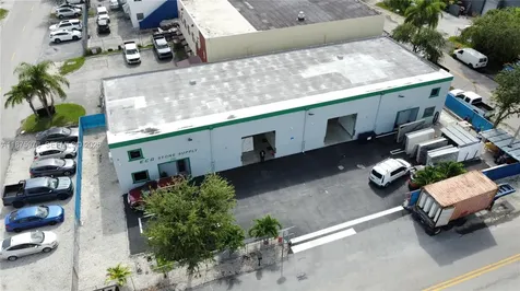 2757 W 77th Place Hialeah FL 33016