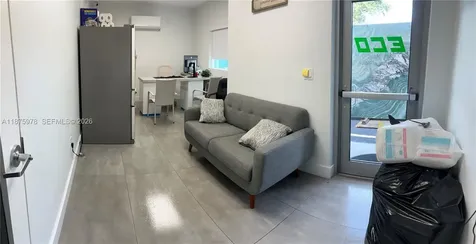 2757 W 77th Place Hialeah FL 33016