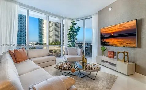 851 NE 1st Avenue Miami FL 33132