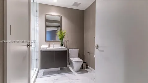 851 NE 1st Avenue Miami FL 33132