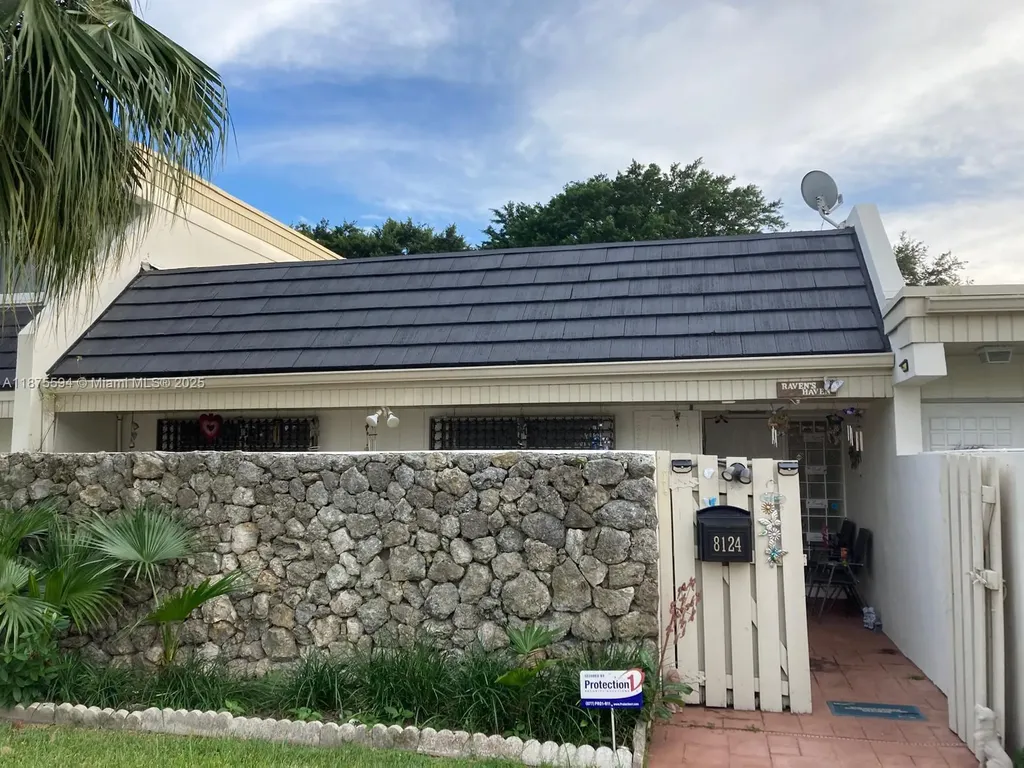 8124 SW 81st Terrace Miami FL 33143
