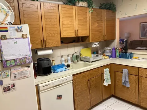 8124 SW 81st Terrace Miami FL 33143